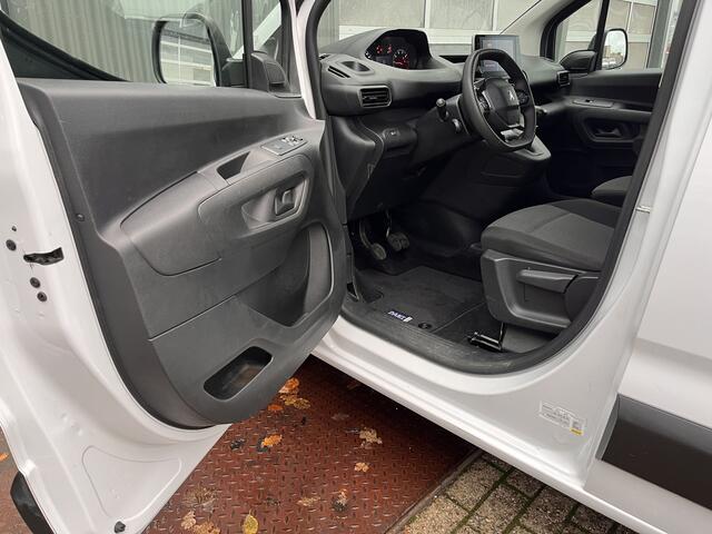 Peugeot PARTNER 1.5 BlueHDi Airco Cruise controle Trekhaak 1000kg trekgewicht Parkeerhulp achter en voor Camera Schuifdeur Telefoonverbinding Multimedia Android Apple carplay 2-Persoons 1e eigenaar Euro 6