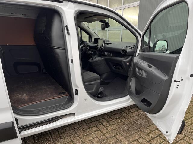 Peugeot PARTNER 1.5 BlueHDi Airco Cruise controle Trekhaak 1000kg trekgewicht Parkeerhulp achter en voor Camera Schuifdeur Telefoonverbinding Multimedia Android Apple carplay 2-Persoons 1e eigenaar Euro 6