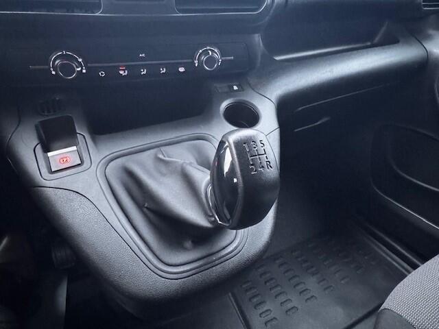 Peugeot PARTNER 1.6 BlueHDI Premium l Airco l Camera l Smartphone integratie l Parkeersensoren l Trekhaak l