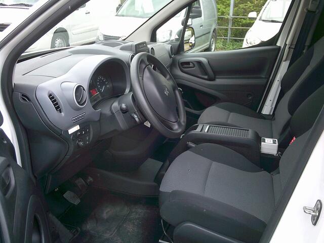 Peugeot PARTNER 120 1.6 BlueHDi 100 L1 Premium VOORZIEN VAN AIRCO+CRUISE+NAV.!!EURO 6 !!