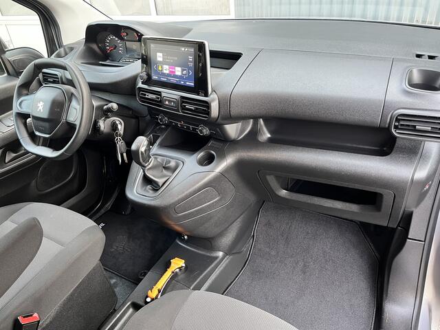 Peugeot PARTNER 1.5 HDI BTW VRIJ Airco Schuifdeur Cruise controle Parkeerhulp achter Navigatiesysteem Dealer onderhouden Euro 6 Ex overheid Btw en Bpm vrij voor particulier gebruik