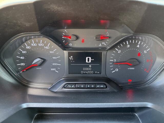 Peugeot PARTNER 1.2 PureTech 111PK Benzine Premium EMISSIE VRIJE ZONE/ Navigatiesysteem/cruise control/CarPlay