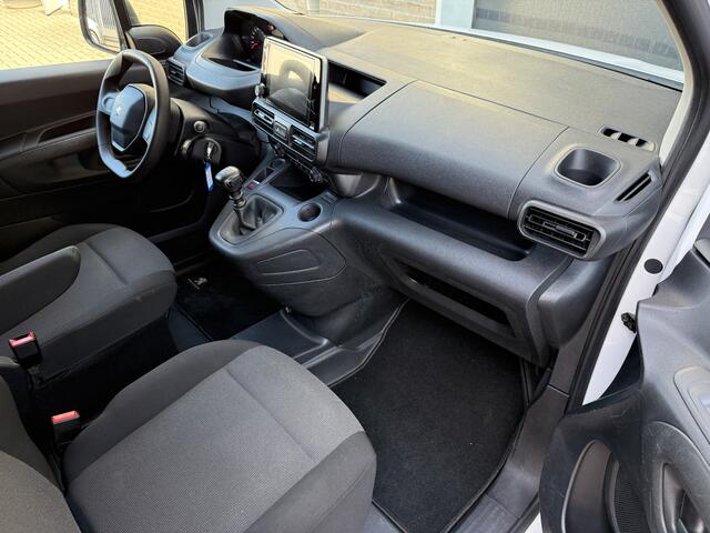 Peugeot PARTNER 1.2 PureTech 111PK Benzine Premium EMISSIE VRIJE ZONE/ Navigatiesysteem/cruise control/CarPlay