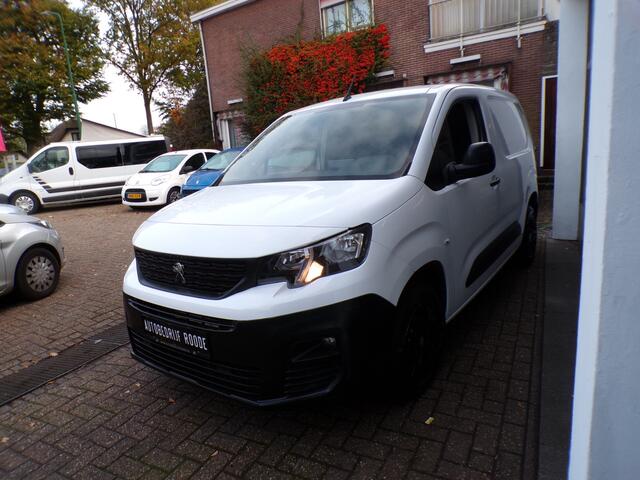 Peugeot PARTNER 1.2 Benzine PureTech AIRCO,PDC,3 ZIT,NAVI,GOEDE STAAT!