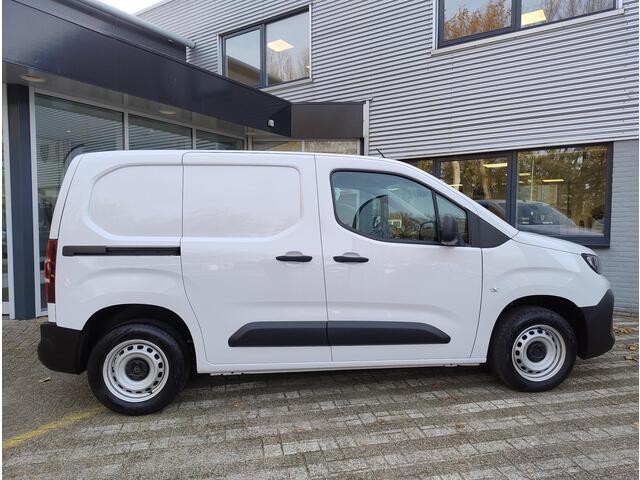 Peugeot PARTNER L1 1.5 BlueHDi 100pk | Achterdeuren met ramen | Raam in tussenwand | Houten vloer laadruimte | Multimedia | Apple Carplay | Android Auto | Achteruitrijcamera | Parkeersensoren achter | Digital cockpit | Stuurwielbediening