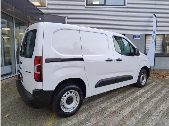 Peugeot PARTNER L1 1.5 BlueHDi 100pk | Achterdeuren met ramen | Raam in tussenwand | Houten vloer laadruimte | Multimedia | Apple Carplay | Android Auto | Achteruitrijcamera | Parkeersensoren achter | Digital cockpit | Stuurwielbediening