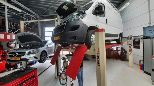 Peugeot PARTNER 1.2 PT. Premium