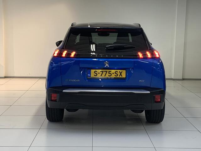 Peugeot e-2008 EV GT 50kWh 136pk 3-FASE Alcantara | Navigatie | Elektrisch bedienbare bestuurdersstoel | Stoelverwarming | Warmtepomp | Achteruitrijcamera