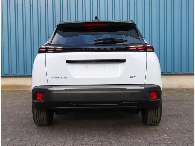 Peugeot e-2008 EV GT Avantage 54 kWh 156PK | Navigatie | Achteruitrijcamera | Verwarmde Sportstoelen | Alcantara Bekleding | Keyless Entry/Start | Full-LED Koplampen | Dodehoek Detectie | Adaptieve Cruise Control | 17" Lichtmetalen Velgen | Apple Carplay/Android Auto |
