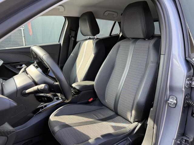 Peugeot e-2008 BWJ 2022 EV 136 PK Allure Pack 50 kWh CAMERA / APPLE CARP. / ANDROID AUT. CLIMA / NAVI / CRUISE / BLUETOOTH / PRIV. GLAS / ISOFIX / MULTIFUNCT. STUUR