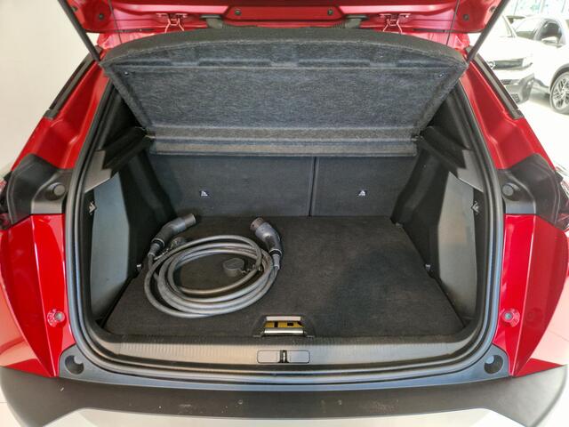 Peugeot e-2008 EV Allure Pack 50 kWh 11kW 3-Fase | Achteruitrijcamera | Climate Control | Parkeersensoren achter