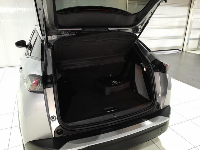 Peugeot e-2008 EV Allure 50 kWh | Navigatie | LED mistlampen | All season banden |