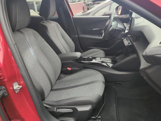 Peugeot e-2008 EV Allure 54 kWh Navi/Camera/Adaptieve Cruise Control/400km Rijbereik/GEEN AFLEVERKOSTEN