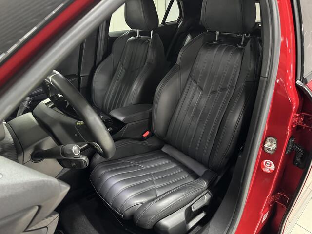 Peugeot e-2008 EV GT 50 kWh fantastische GT uitvoering, heel veel opties | Alcantara bekleding | Cruise Control | Parkeersensoren | Apple Carplay/Android Auto | Keyless | Achteruitrijcamera | Full map navigatie | Dodehoek detectie |