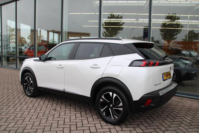 Peugeot e-2008 EV Allure Pack 50 kWh Automaat Airco Carplay Dealer onderhouden