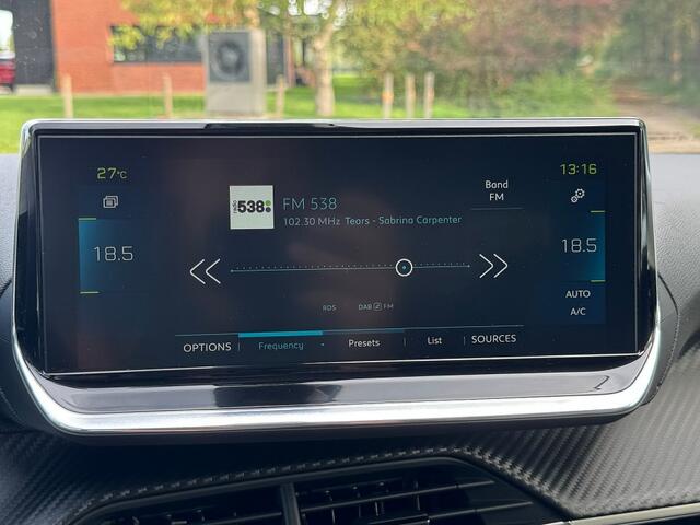 Peugeot e-2008 EV Allure Pack 50 kWh ecc,led,navi,pdc,lmv,1/2leer