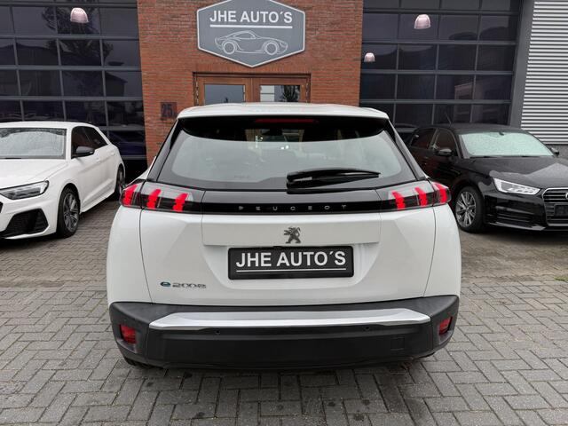 Peugeot e-2008 EV Active Pack 50 kWh | Camera | Carplay |