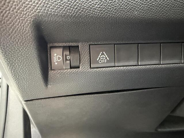 Peugeot e-2008 EV Active Pack 50 kWh | Camera | Carplay |