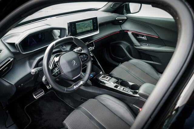 Peugeot e-2008 EV GT 50 kWh | 28.500 kilometer | 3 Fase | Camera | LED | Carplay | Stoelverwarming | Org. NL | Adapt. cruise