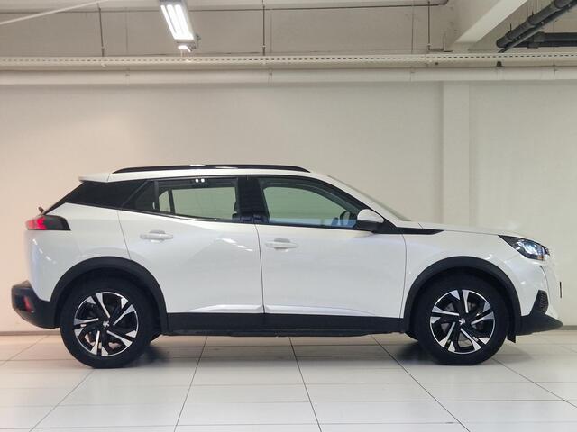 Peugeot e-2008 EV Allure 50 kWh | Navigatie | Adaptieve Cruise Control | Achteruitrijcamera | Parkeersensoren voor en achter