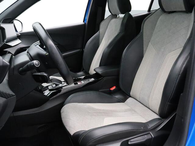 Peugeot e-2008 EV GT 50 kWh 360° Camera | Adapt. Cruise | Parkeersens. v+a | Stoelverw. | Panoramadak