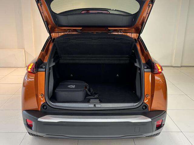 Peugeot e-2008 EV GT 50 kWh Panoramadak | Stoelverwarming | Navigatie | Android auto / Apple carplay