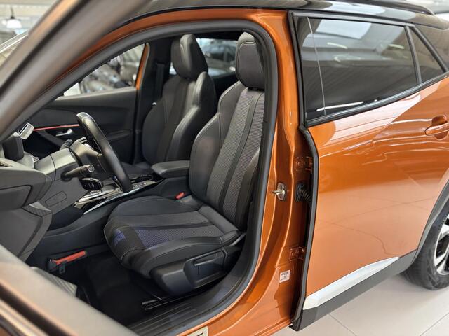 Peugeot e-2008 EV GT 50 kWh Panoramadak | Stoelverwarming | Navigatie | Android auto / Apple carplay