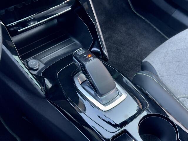 Peugeot e-2008 EV GT 50 kWh AUTOM 79D.KM! PANODAK LEDER NAVI CAMERA DIGI-DASH APPLE-CARPLAY LED LMV PARK-ASSIST PDC