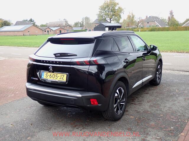 Peugeot e-2008 EV Allure Pack 50 kWh 92%SOH CAMERA/CARPLAY/WARMTEPOMP/STOELVERWARMING