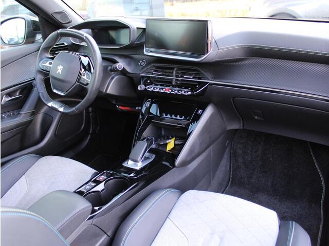 Peugeot e-2008 EV GT Pack 50 kWh | Navi / Panoramadak / Camera