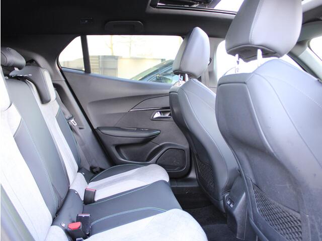 Peugeot e-2008 EV GT Pack 50 kWh | Navi / Panoramadak / Camera