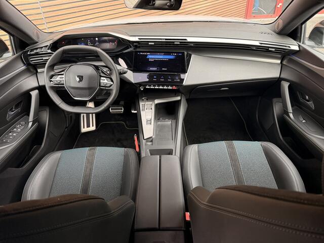 Peugeot e-308 GT First Edition EV 54 kWh Stoel & Stuur verwarming / Navi / Camera / Clima / 18Inch