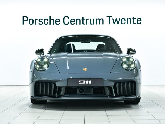 Porsche 911 Carrera 4 GTS