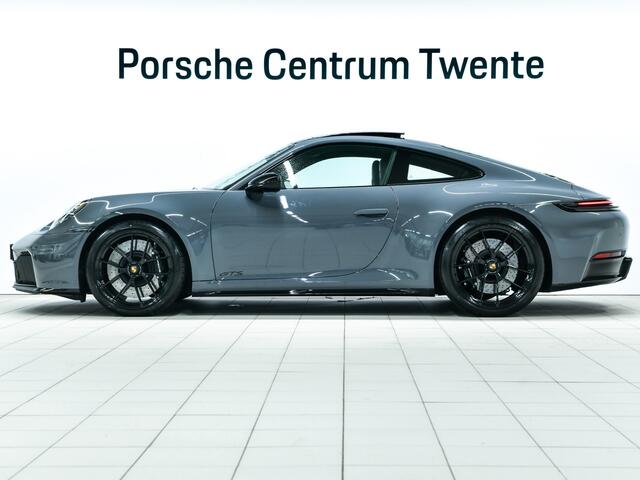 Porsche 911 Carrera 4 GTS