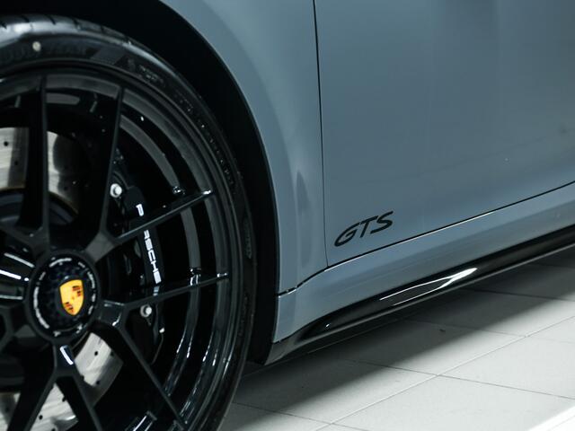 Porsche 911 Carrera 4 GTS