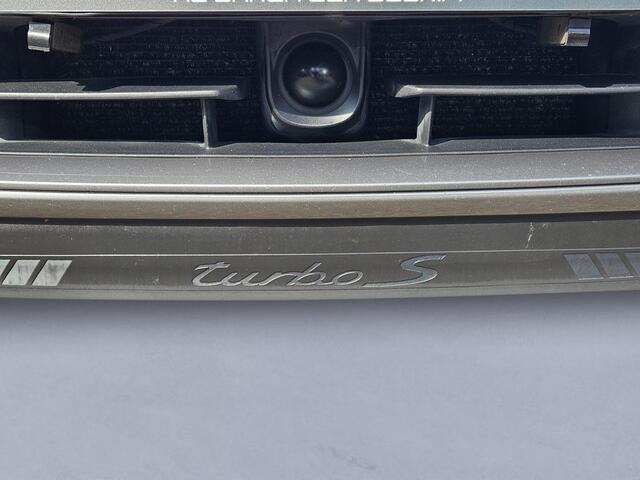 Porsche 911 3.8 Turbo S /Keramische remmen/Burmester/Adapt. Cruise Contr./PASM/Stoelverkoeling/Parkeersens.+Camera/Sport Chrono Plus/Carbon/Open dak/Centerlock 20''/(MET GARANTIE*)