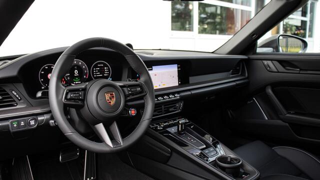 Porsche 911 Cabrio 992.2 Carrera 4 GTS SportDesign Carbon | Burmester | Lift | PCCB | Stoelventilatie | HD Matrix
