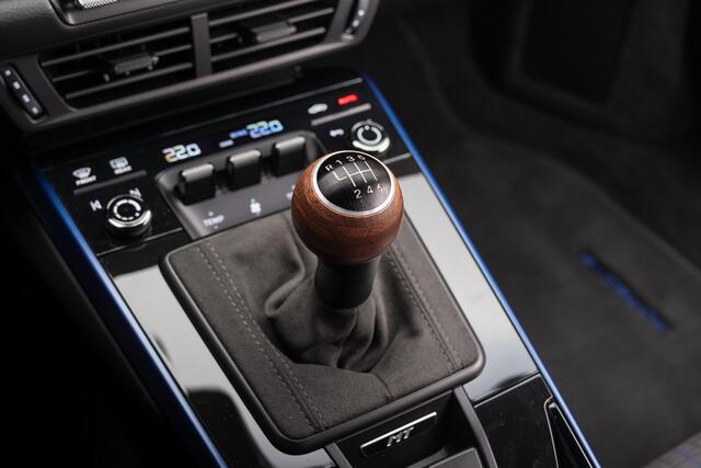 Porsche 911 3.0 Carrera T / Handgeschakeld / Sportuitlaat / Bose Audio / Schuif/kantel dak