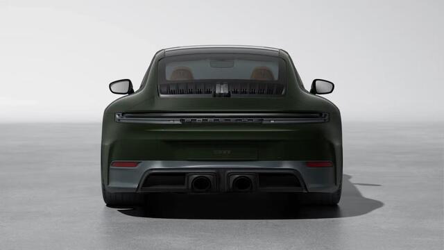 Porsche 911 Carrera 4 GTS - Paint to Sample
