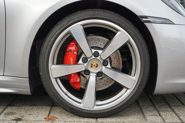 Porsche 911 Cabrio 3.0 Carrera 4 S 450 PK | 21'' Classic velgen | Sportstoelen