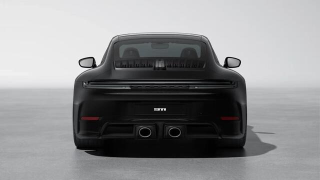 Porsche 911 Carrera 4 GTS