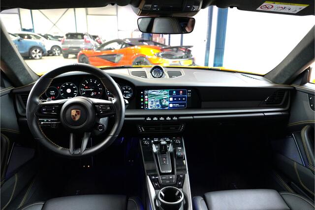 Porsche 911 3.0 Carrera 4 GTS 353kW/480pk Aut8 AERO PAKKET + INNODRIVE + PANODAK + SPORT CHRONO + LIFT + BURMESTER + 18-WEG STOELEN + PDLS+ + ACHTERASBESTURING + STOELVERWARMING&-VENTILATIE + STUURVERWARMING + 360 CAMERA + HOMELINK + PARKSENSOREN + 20" LM-VELGEN!
