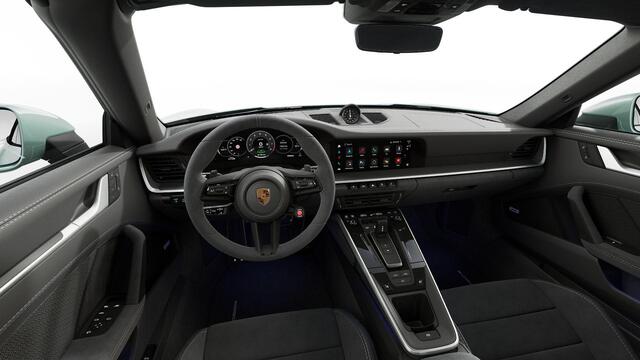 Porsche 911 Carrera 4 GTS Cabriolet