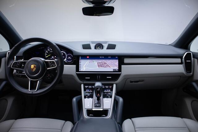 Porsche CAYENNE Coupé 3.0 E-Hybrid | 21 inch | 360 Camera | Panoramadak |