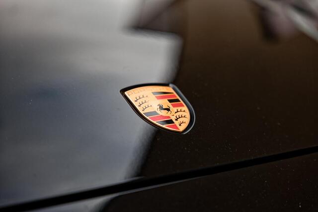 Porsche CAYENNE 3.0 E-Hybrid Luchtvering, Panoramadak, 21" LM velgen, enz