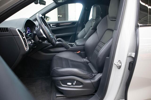 Porsche CAYENNE Coupé 3.0 E-Hybrid | 21 Inch | Panoramadak |