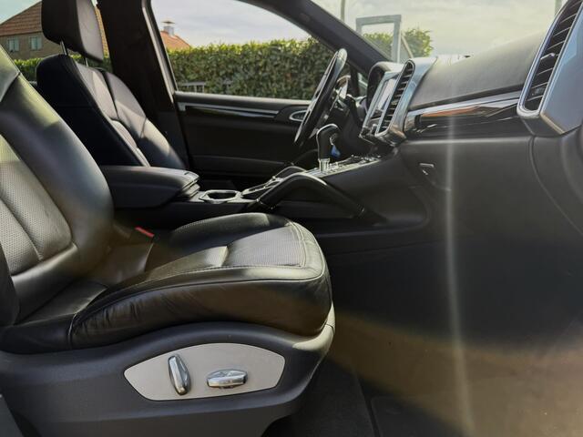 Porsche CAYENNE 4.2 D S 385PK PANO/CAMERA/FLIPPERS/FULL OPTIONS!