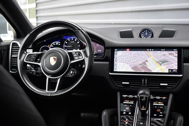 Porsche CAYENNE Coupé 3.0 E-Hybrid 462pk | Panoramadak | Sport Chrono | Achterasbesturing | 21'' Velgen | Leder Dashbord | Orig. NL |