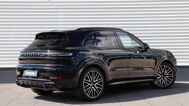 Porsche CAYENNE 3.0 E-Hybrid SportDesign | Head-up | Achterasbesturing | Panoramadak | BOSE Sound | Sportuitlaat | BOSE Sound