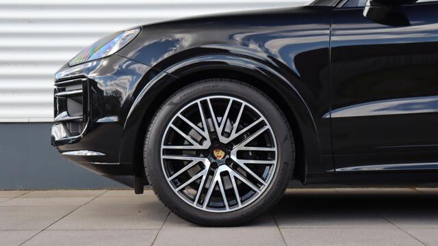 Porsche CAYENNE 3.0 E-Hybrid SportDesign | Head-up | Achterasbesturing | Panoramadak | BOSE Sound | Sportuitlaat | BOSE Sound